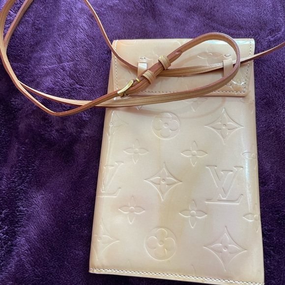 Authentic Louis Vuitton wallet on chain also can be a phone holder - Picture 7 of 11